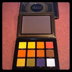 Eyeshadow palette